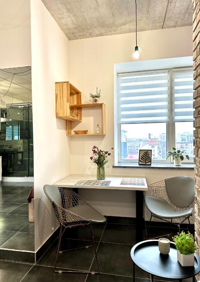 Designer Apartments In The City Center Rivne Extérieur photo