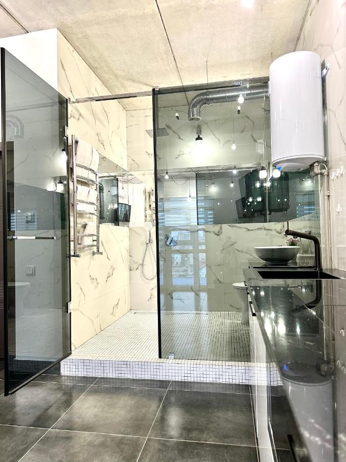 Designer Apartments In The City Center Rivne Extérieur photo