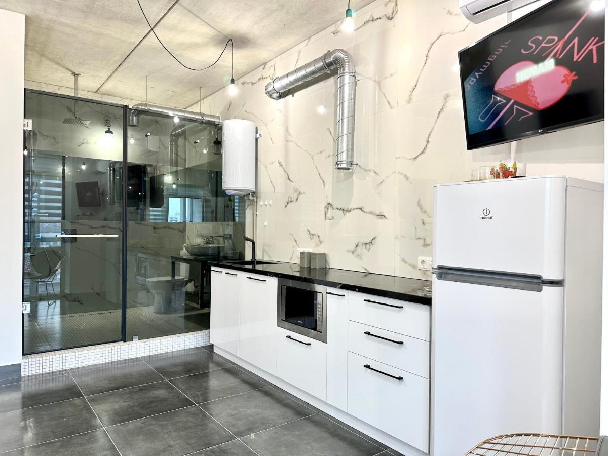 Designer Apartments In The City Center Rivne Extérieur photo