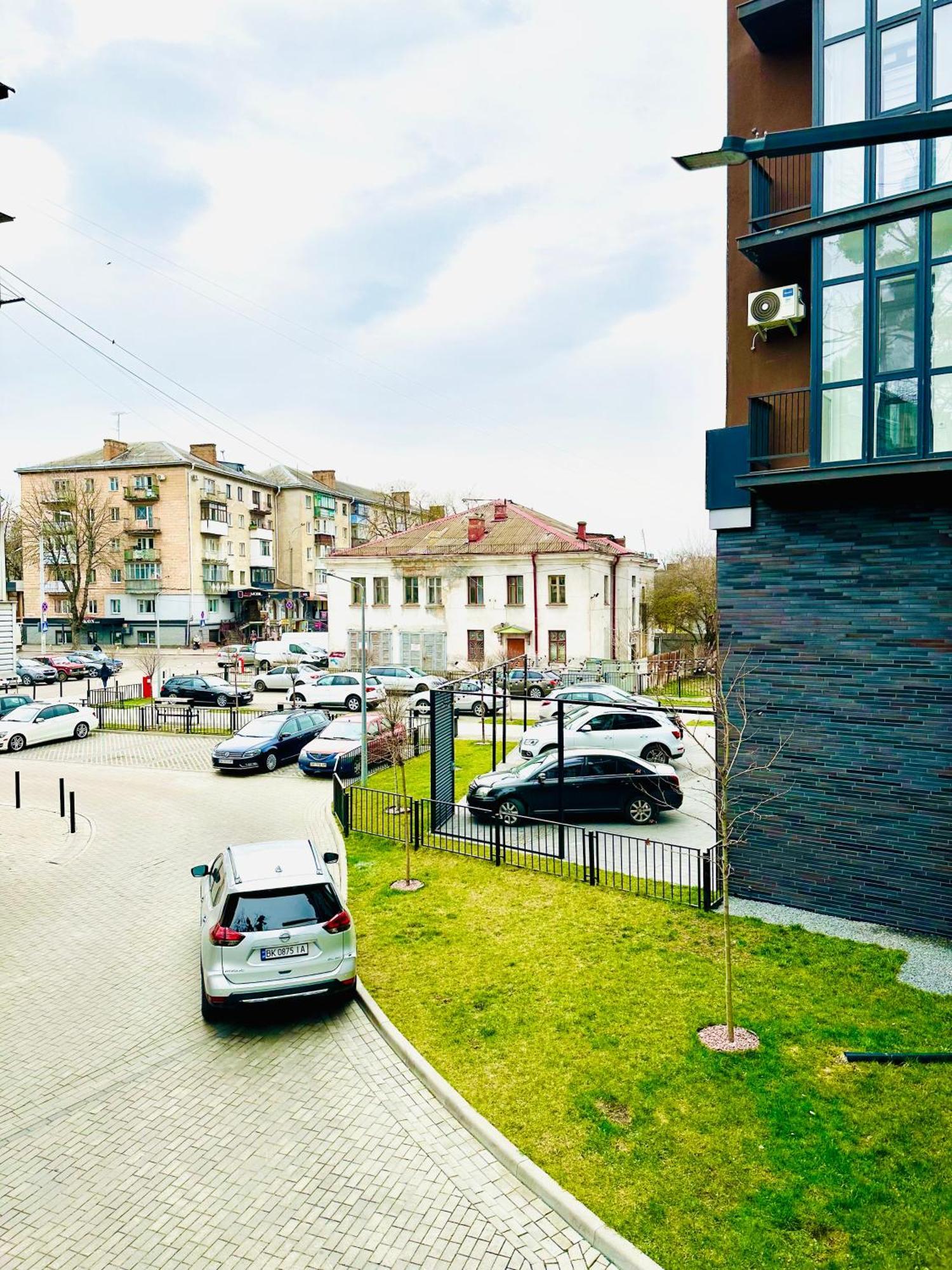 Designer Apartments In The City Center Rivne Extérieur photo